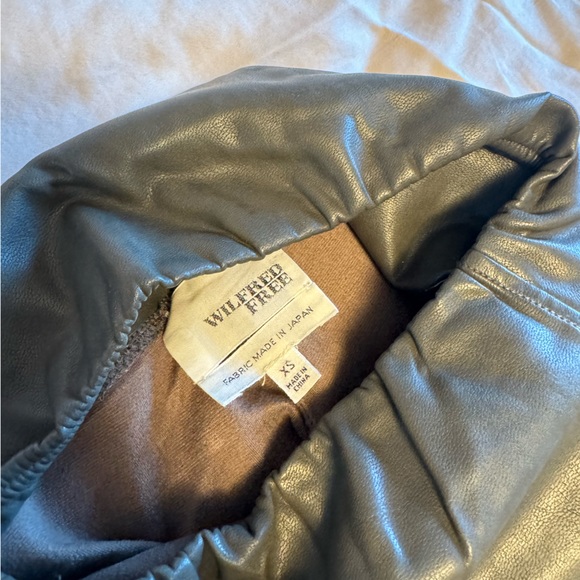 aritzia daria legging - Picture 2 of 3